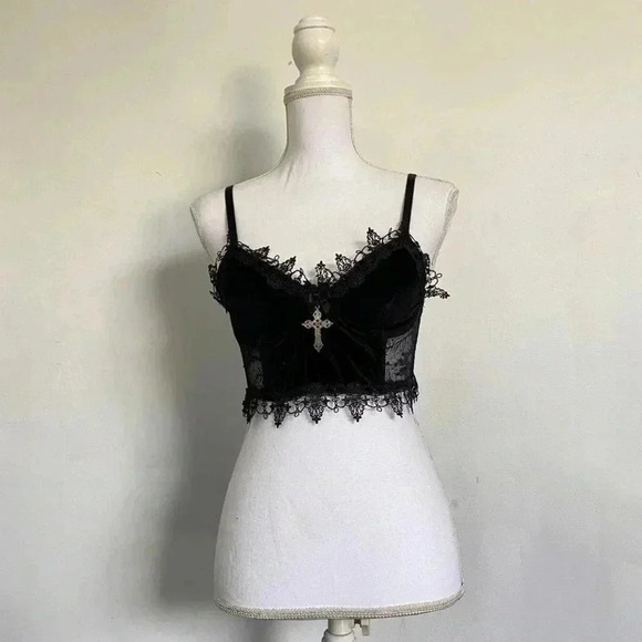 Dolls kill dark morphine eyes velvet bra. - Picture 1 of 3